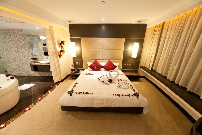 The Hanoi Club Hotel & Residences Exterior photo